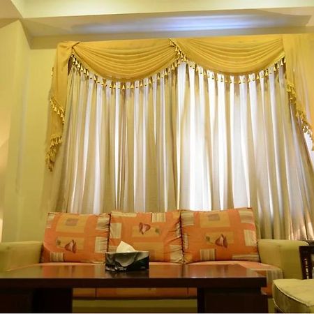 Hotel Multan Continental Экстерьер фото