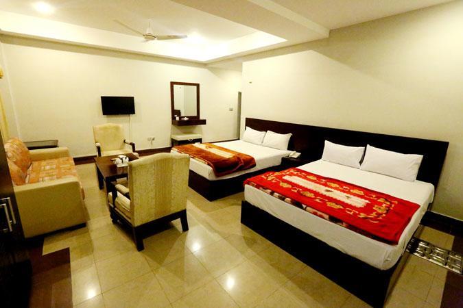 Hotel Multan Continental Экстерьер фото