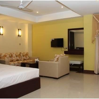 Hotel Multan Continental Экстерьер фото