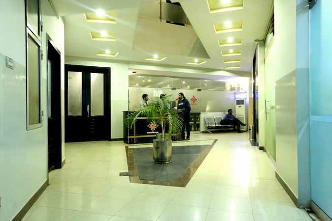 Hotel Multan Continental Экстерьер фото