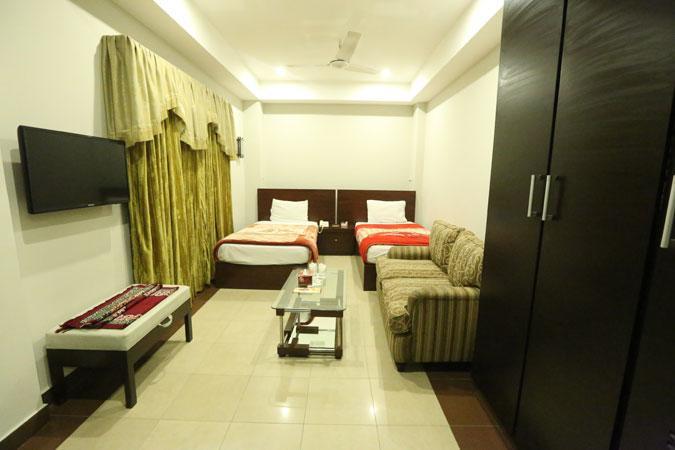 Hotel Multan Continental Экстерьер фото
